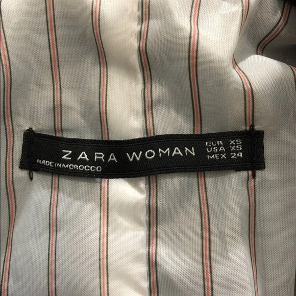 Zara Black Blazer - Picture 2 of 4